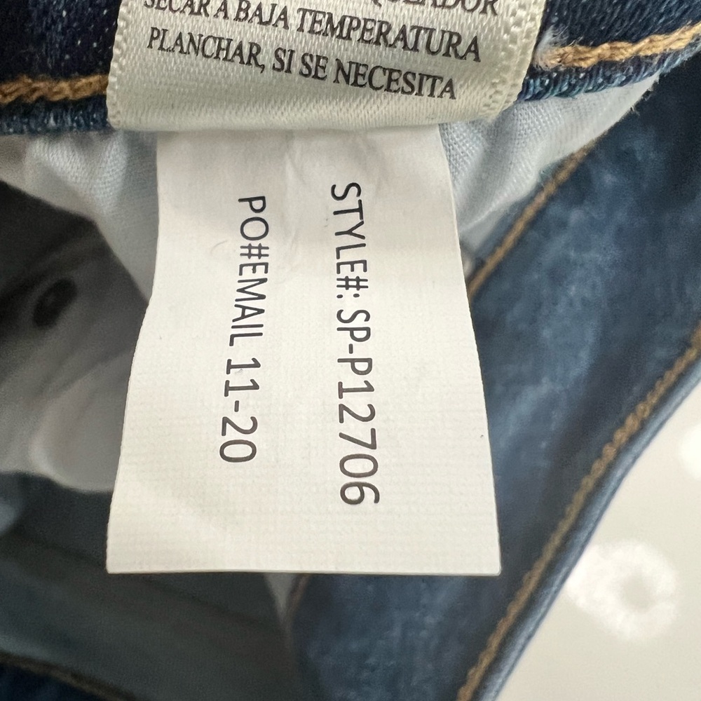 Sneak Peek Mid Rise Ultra Stretch Kick Flare Jeans Sz 28 - Picture 8 of 9